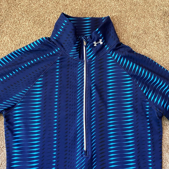 Under Armour 1/2 zip top - Picture 4 of 5